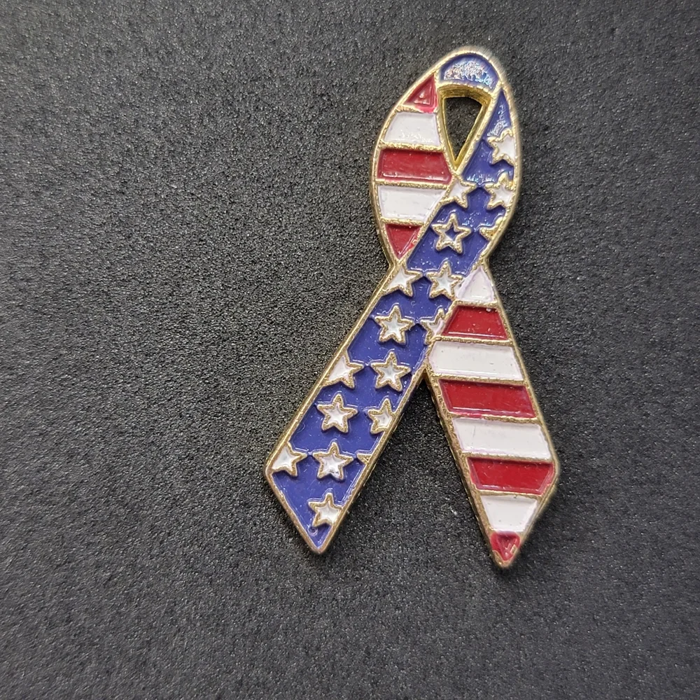 Vintage Stars and Stripes USA Flag Ribbon Traditional Gold Lapel Hat Pin